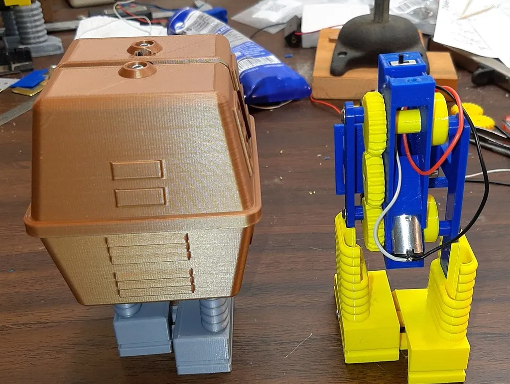 Mô hình đồ chơi Gonk Droid đi bộ trong Star Wars
