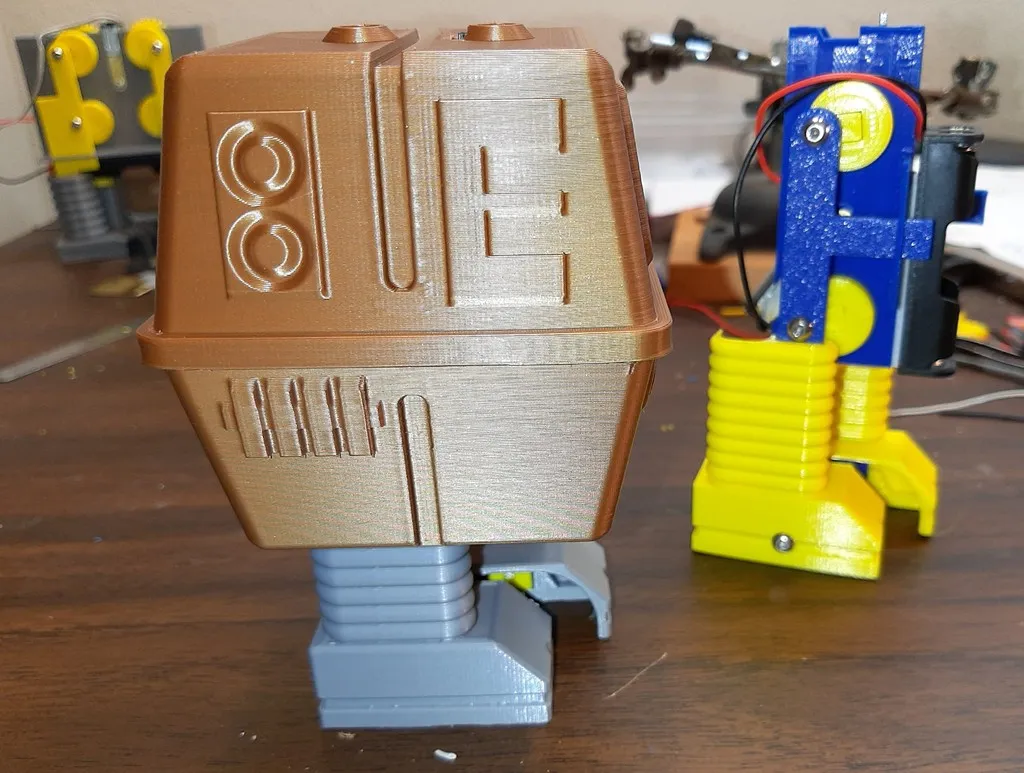 Mô hình đồ chơi Gonk Droid đi bộ trong Star Wars