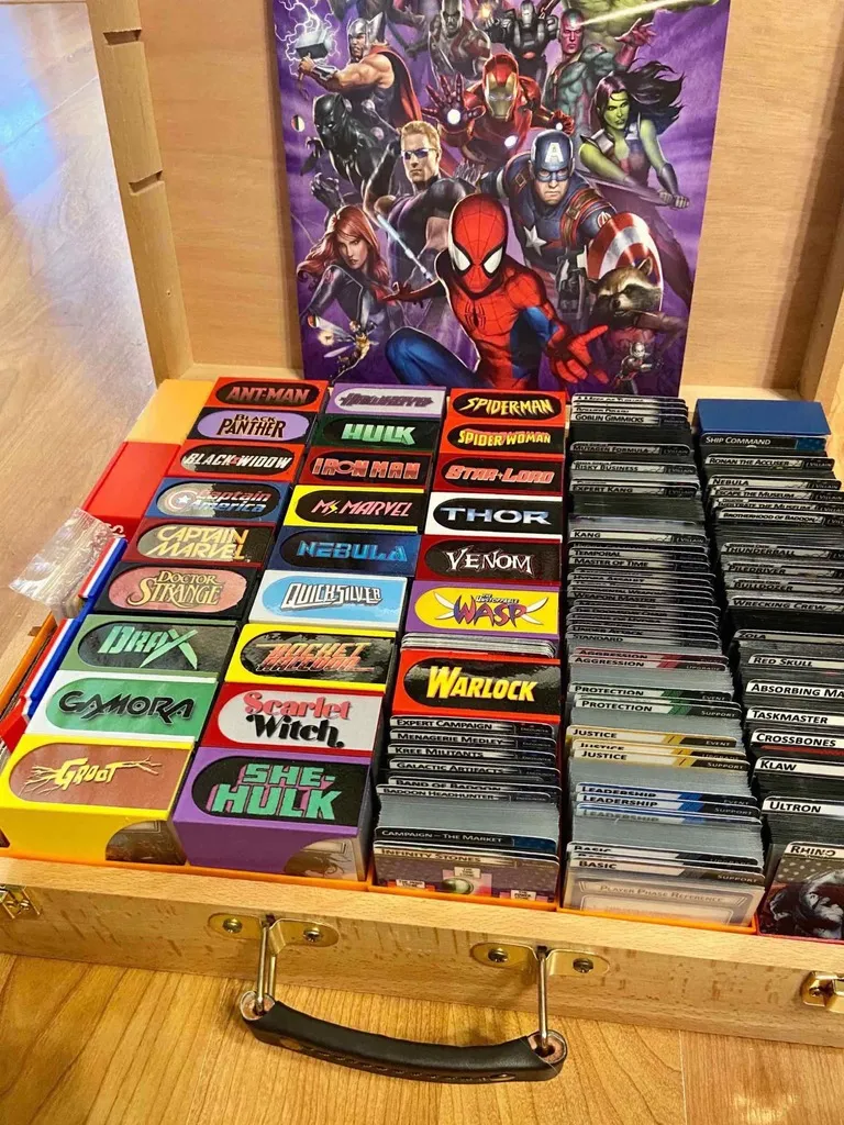 Hộp đựng bài Marvel Champions cho bộ bài anh hùng