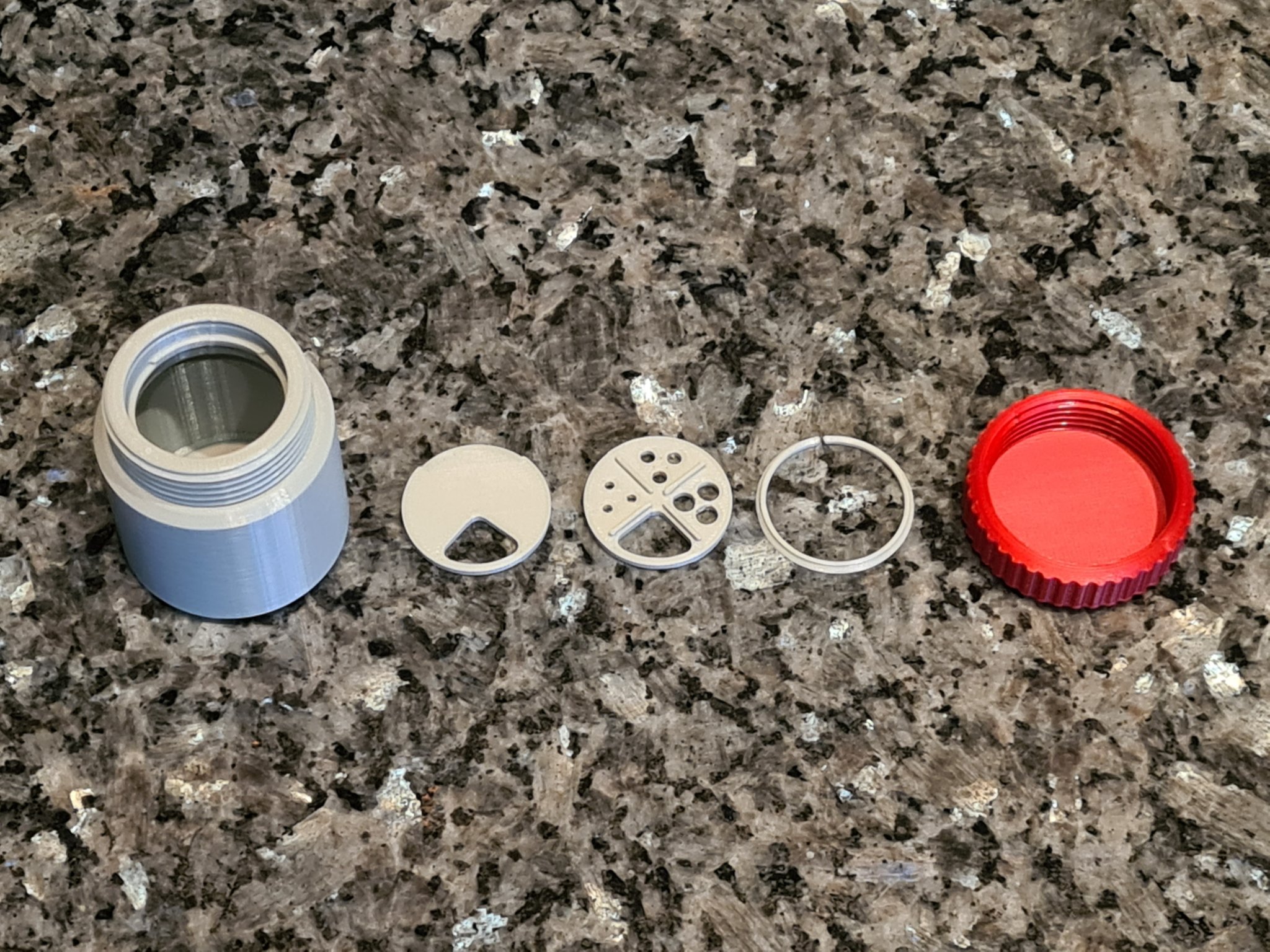 Cụm rắc gia vị ngoài trời cho muối và tiêu