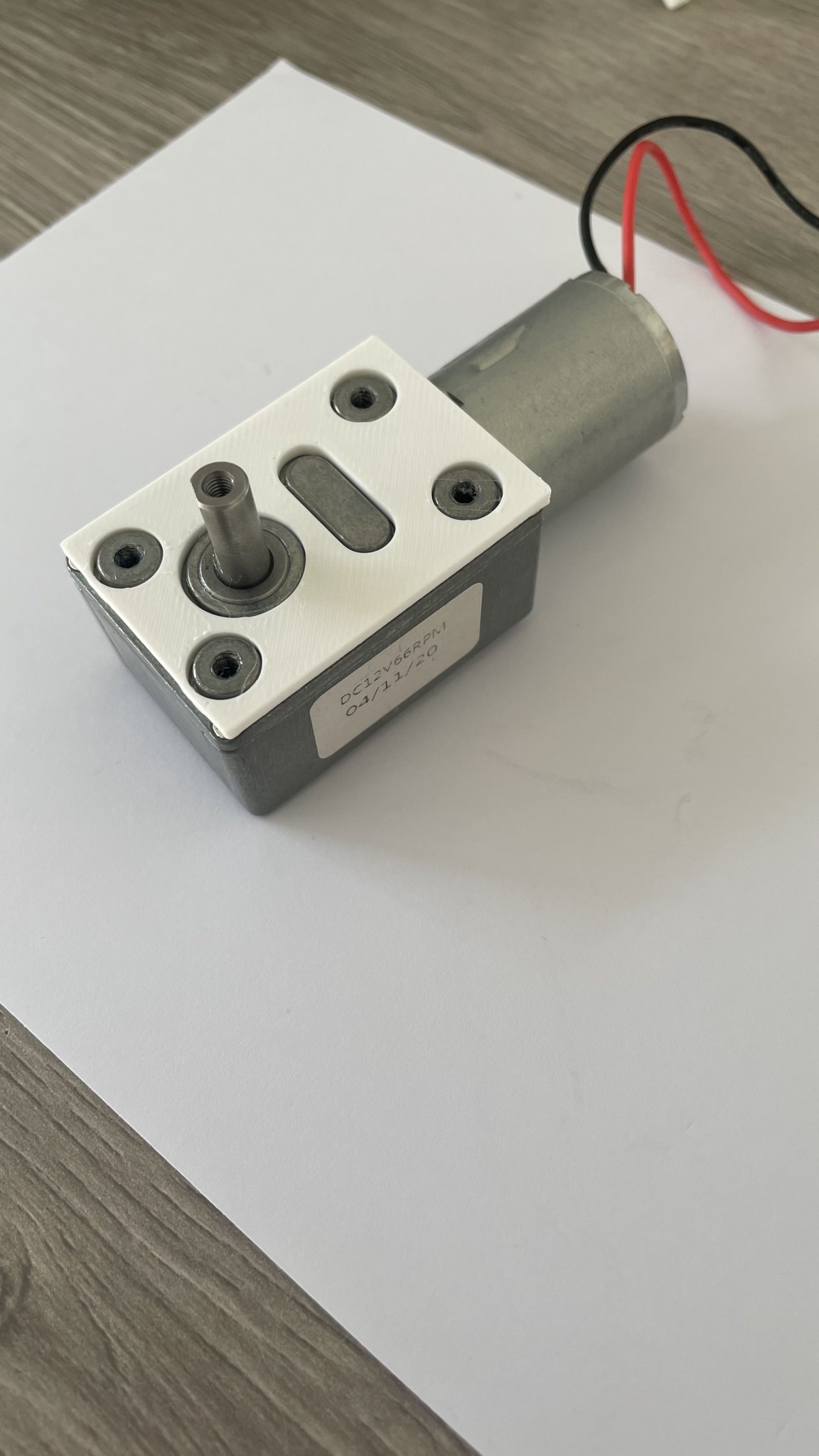 Động cơ DC 12V với hộp số 66 RPM