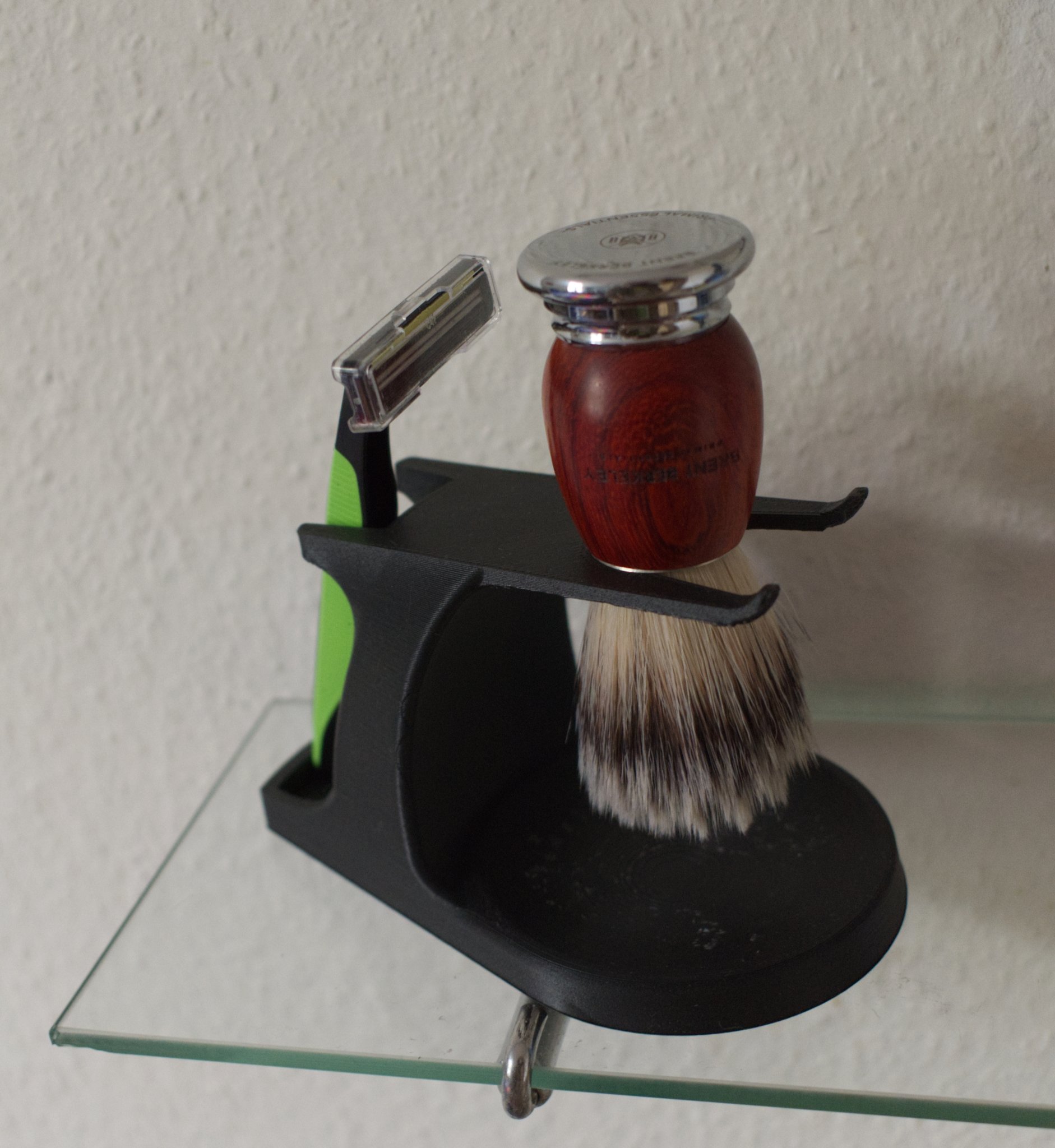 Giá đỡ bàn chải cạo râu với khe để dao cạo