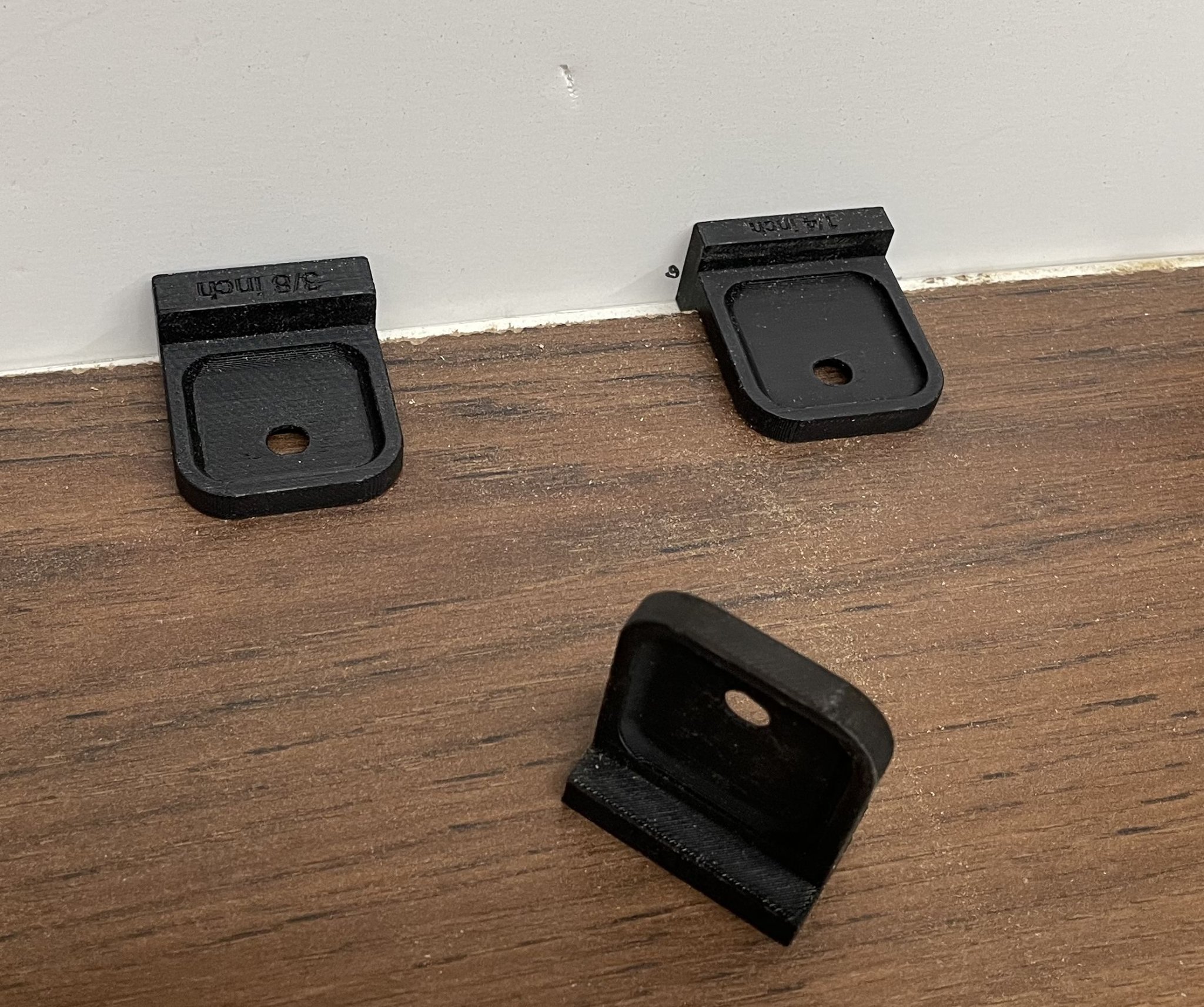 Công cụ chèn khoảng cách cho sàn gỗ laminate