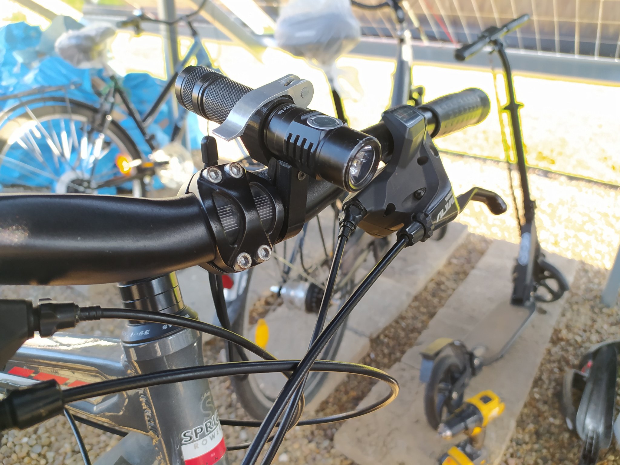 Giá đỡ đèn pin cho xe đạp Sofirn SC31pro Convoy S2