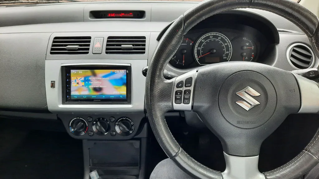 Bộ trim và visor cho đầu phát màn hình cảm ứng Suzuki Swift 2009