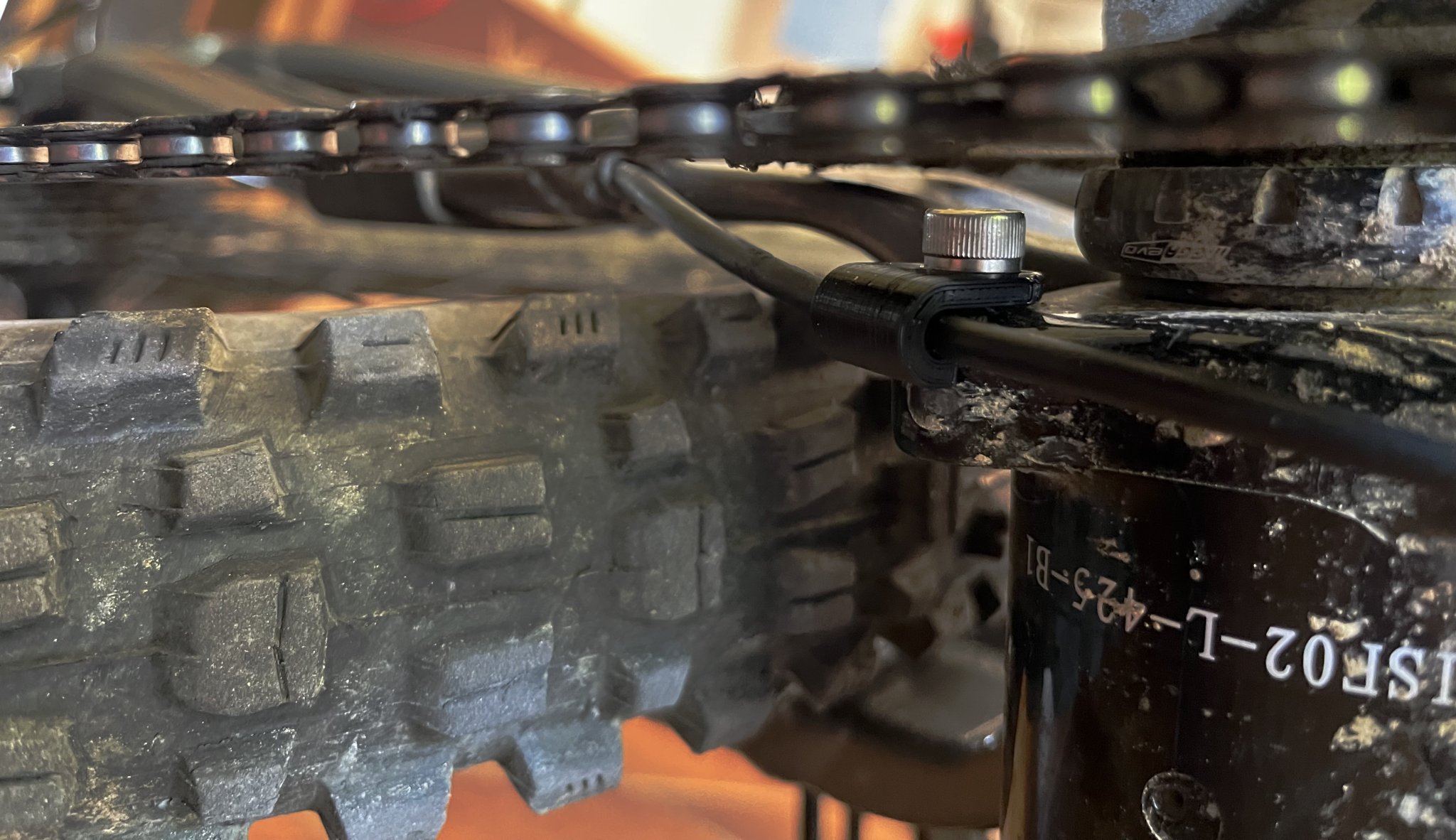 Giá đỡ cáp xe đạp địa hình cho Marin Alpine Trail