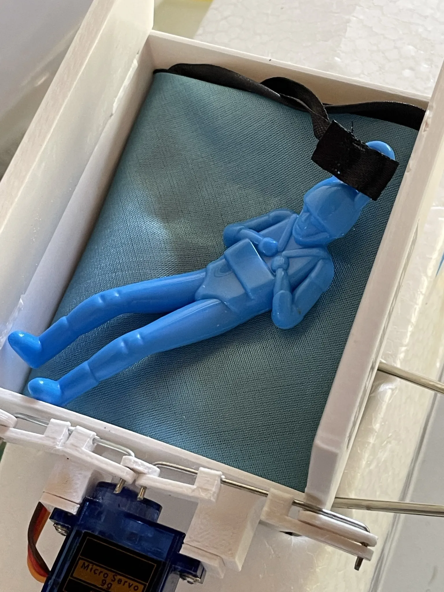 Nắp thả dù mới cho Multiplex FunCub NG