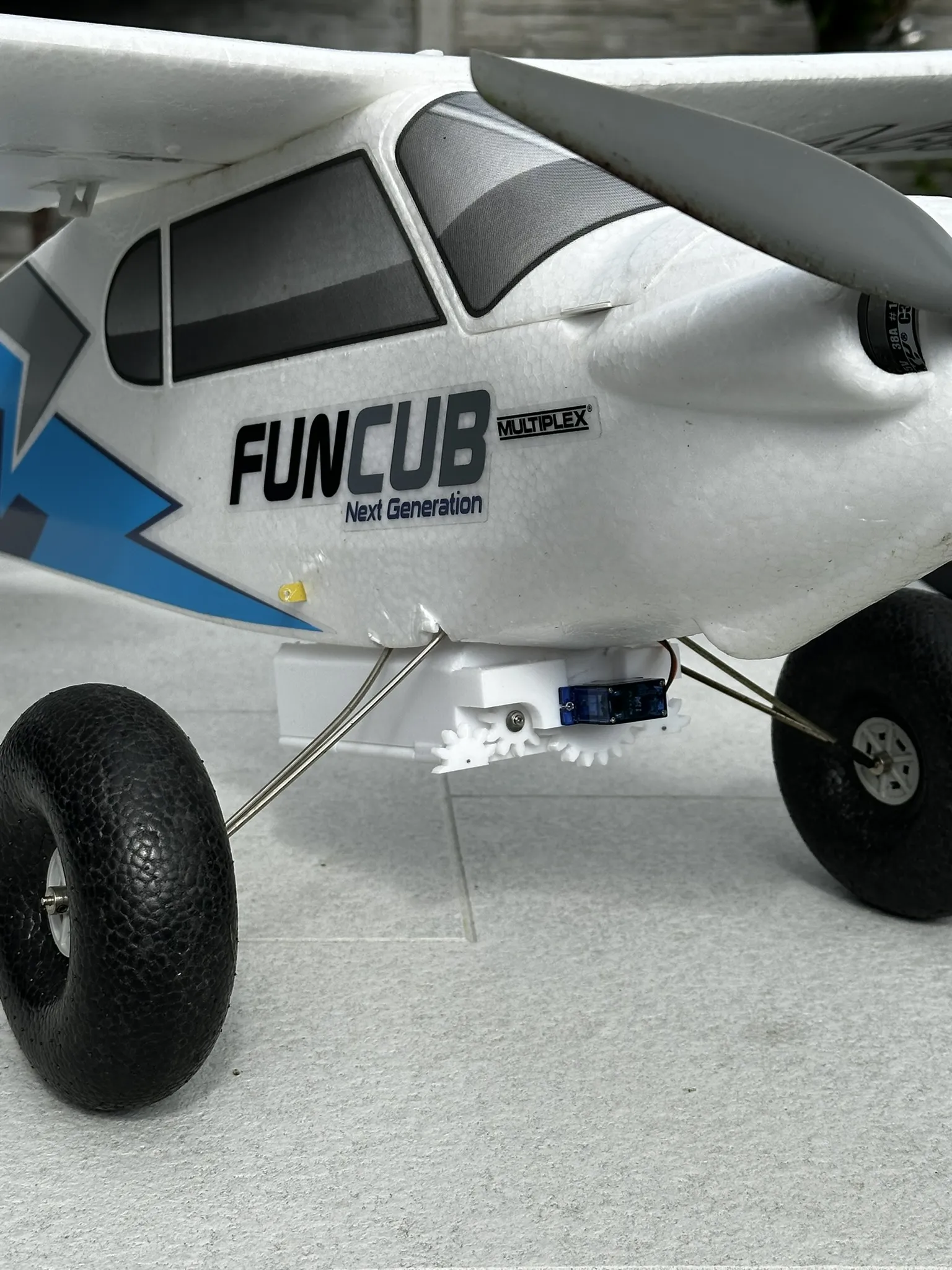 Nắp thả dù mới cho Multiplex FunCub NG