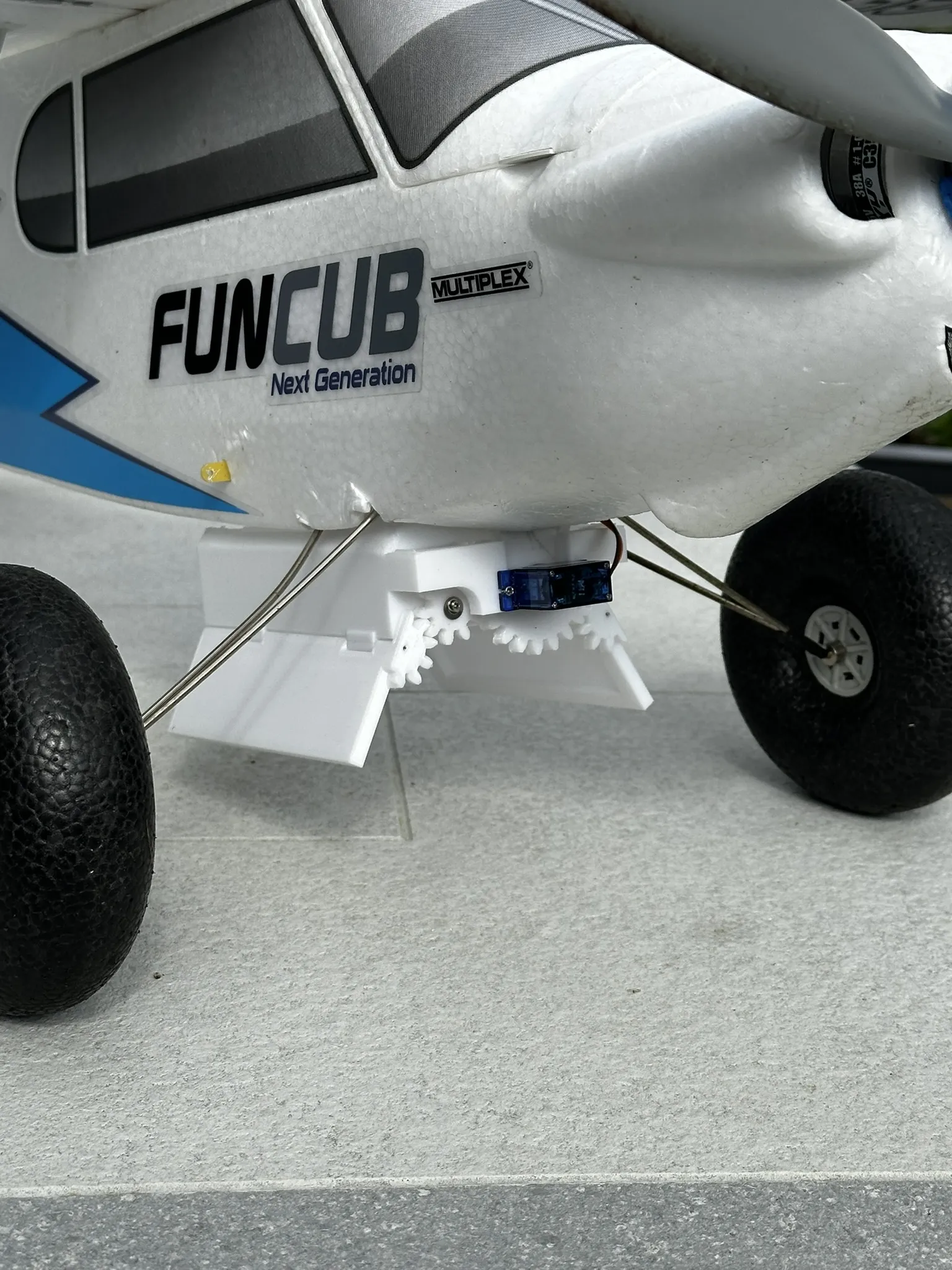 Nắp thả dù mới cho Multiplex FunCub NG