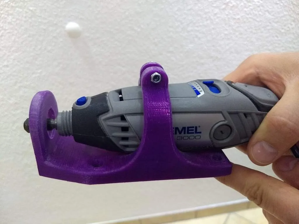 Giá đỡ cho máy Dremel 3000 trên bảng gỗ