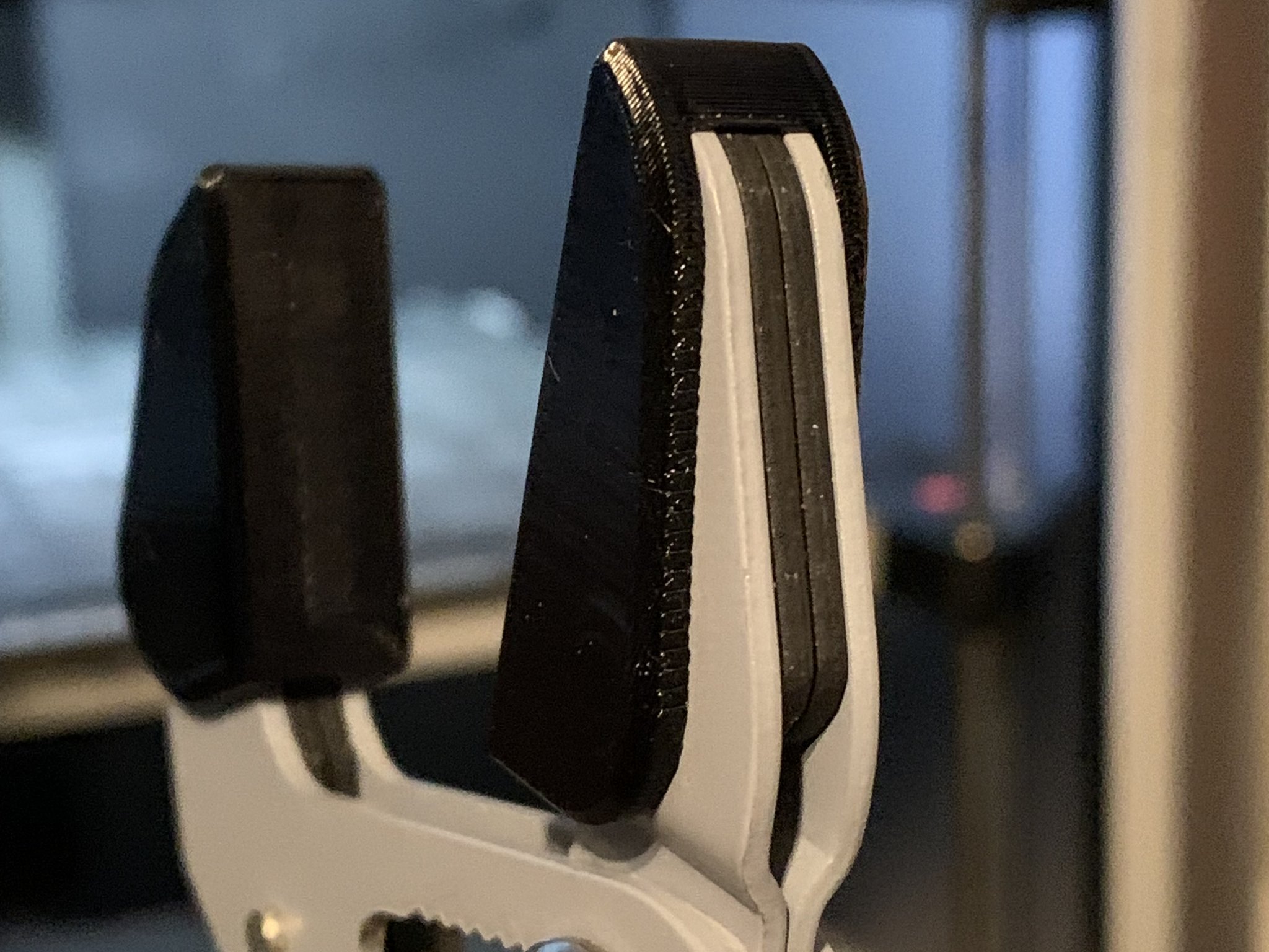 Mỏ cặp tự điều chỉnh QUINN 7 inch với hàm mềm TPU