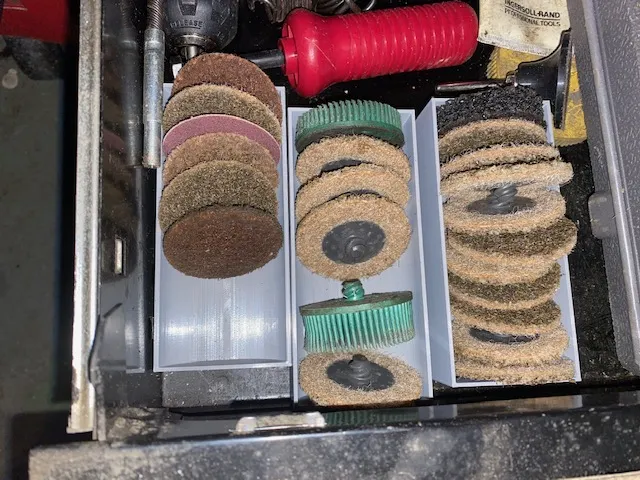 Giá đỡ đĩa Roloc hai inch cho hộp công cụ