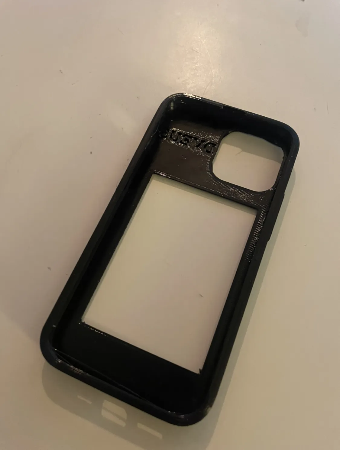 Ốp lưng iphone 12 mini có lỗ ở mặt sau để gắn đế từ