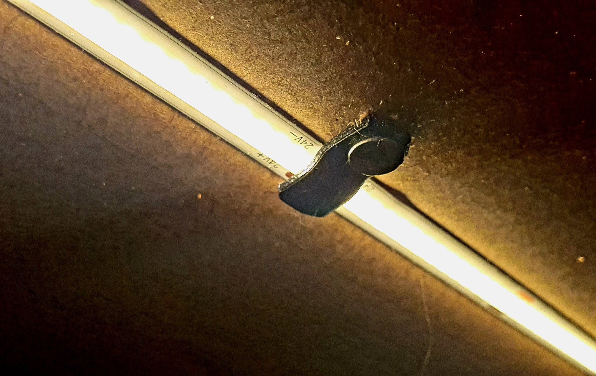 Kẹp giữ cho dải LED với độ rộng lên đến 6mm