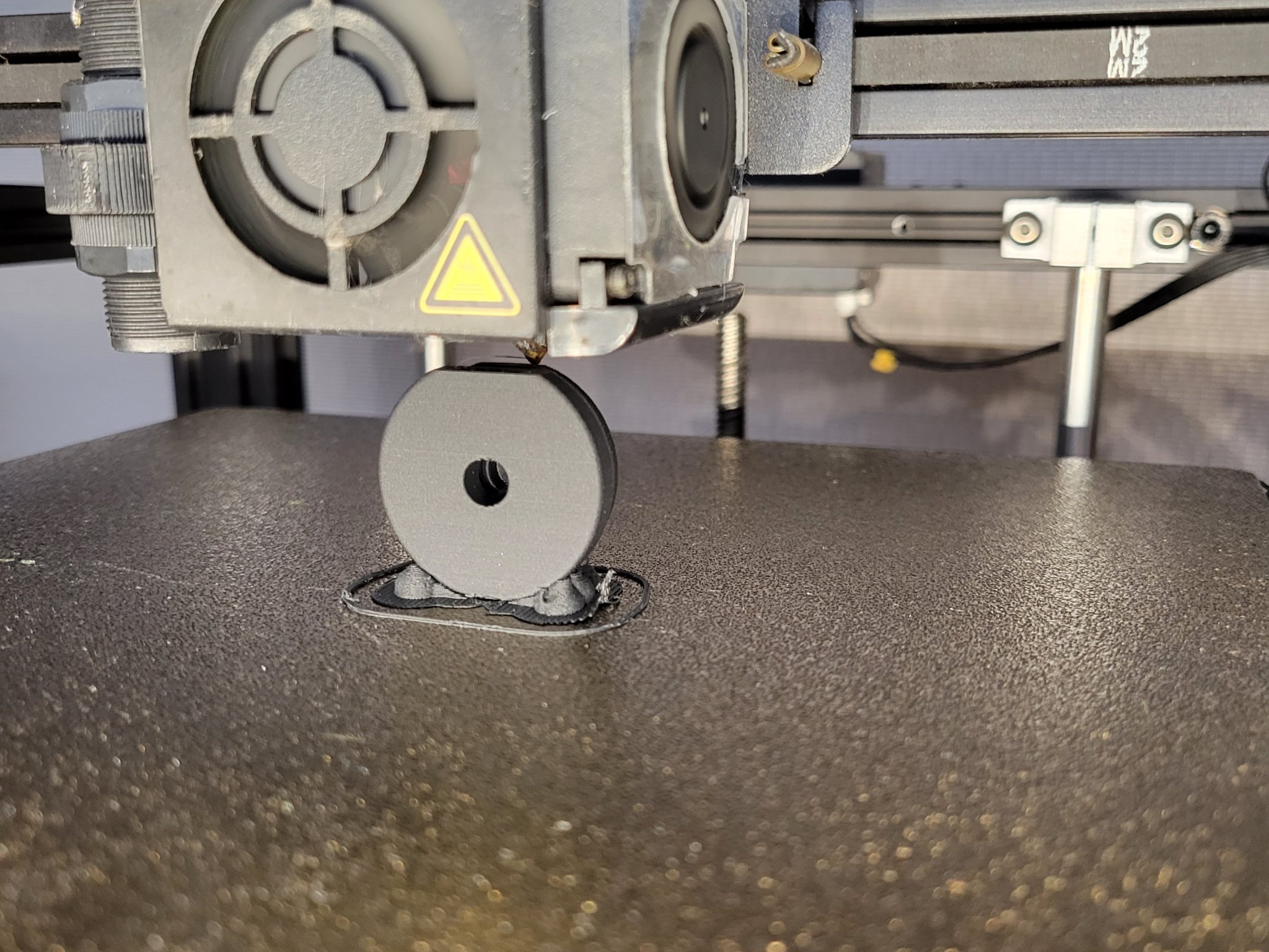 Kẹp giữ bánh xe cho xe đẩy