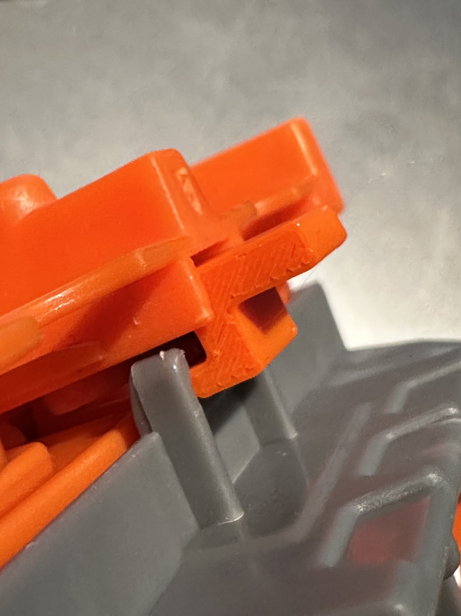 Thay thế chốt hỏng cho xe tải Hot Wheels Speedway