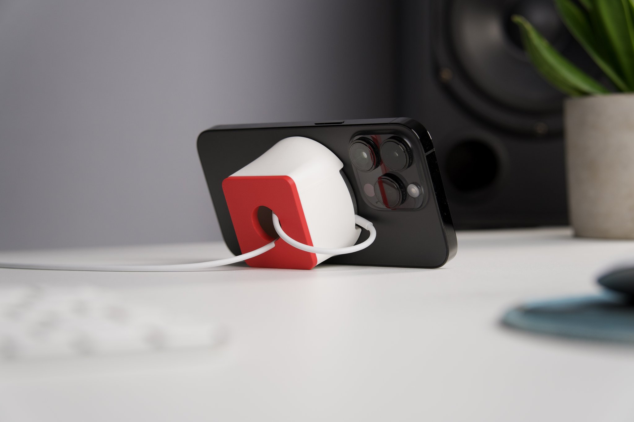 Giá đỡ sạc MagSafe cho chế độ StandBy của iPhone