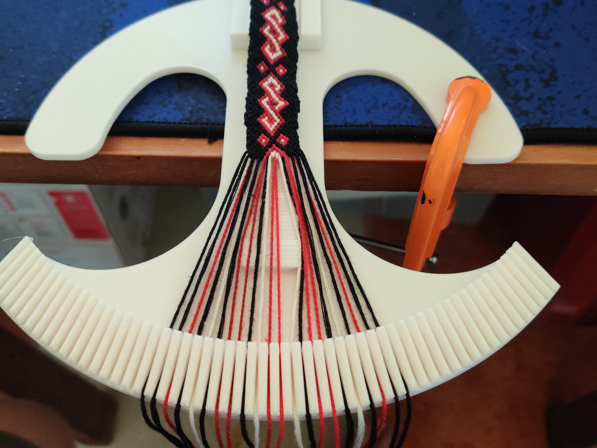 Bộ dụng cụ làm vòng tay tình bạn tiện lợi