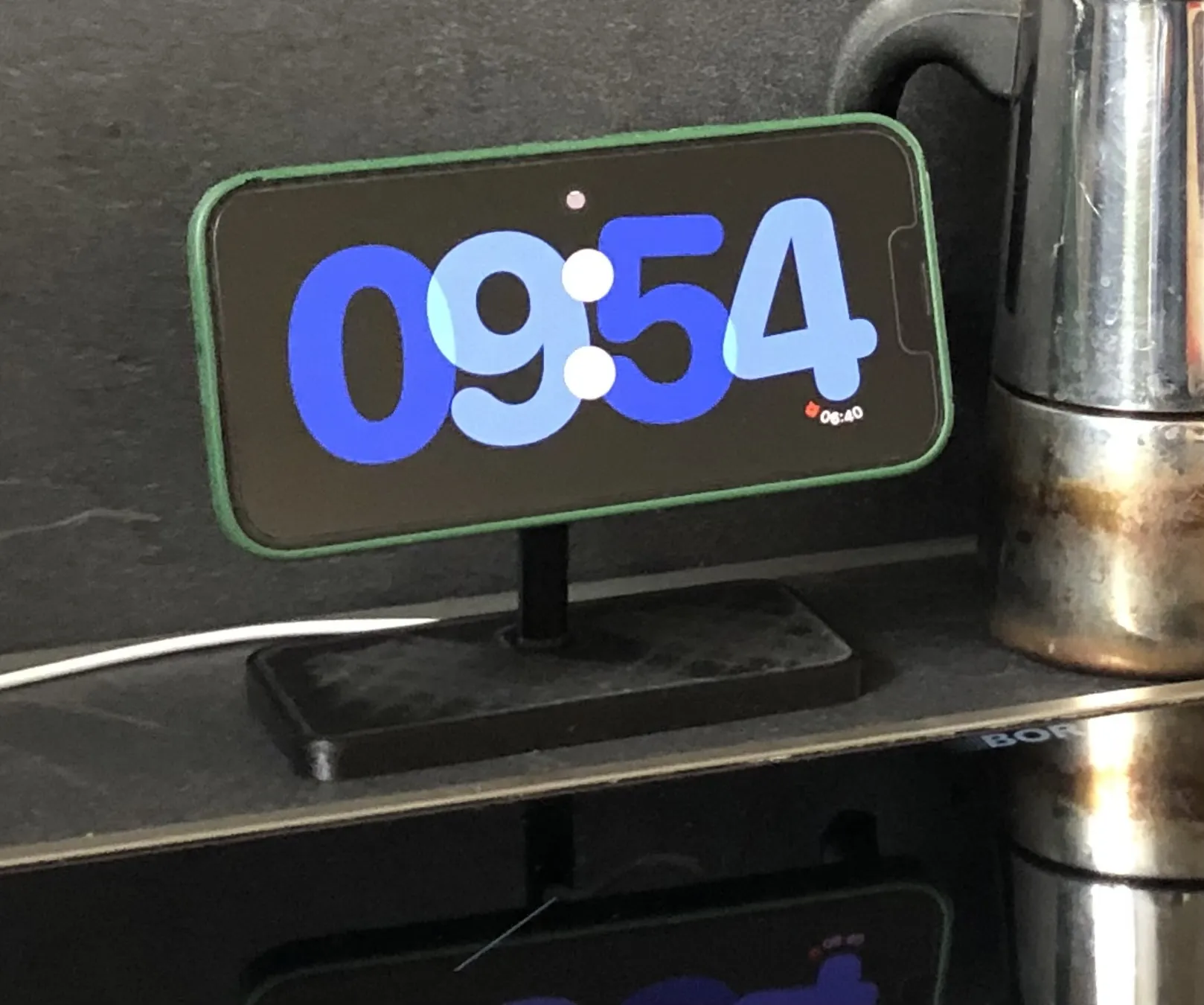 Giá đỡ Magsafe cho iPhone 13 với chế độ StandBy