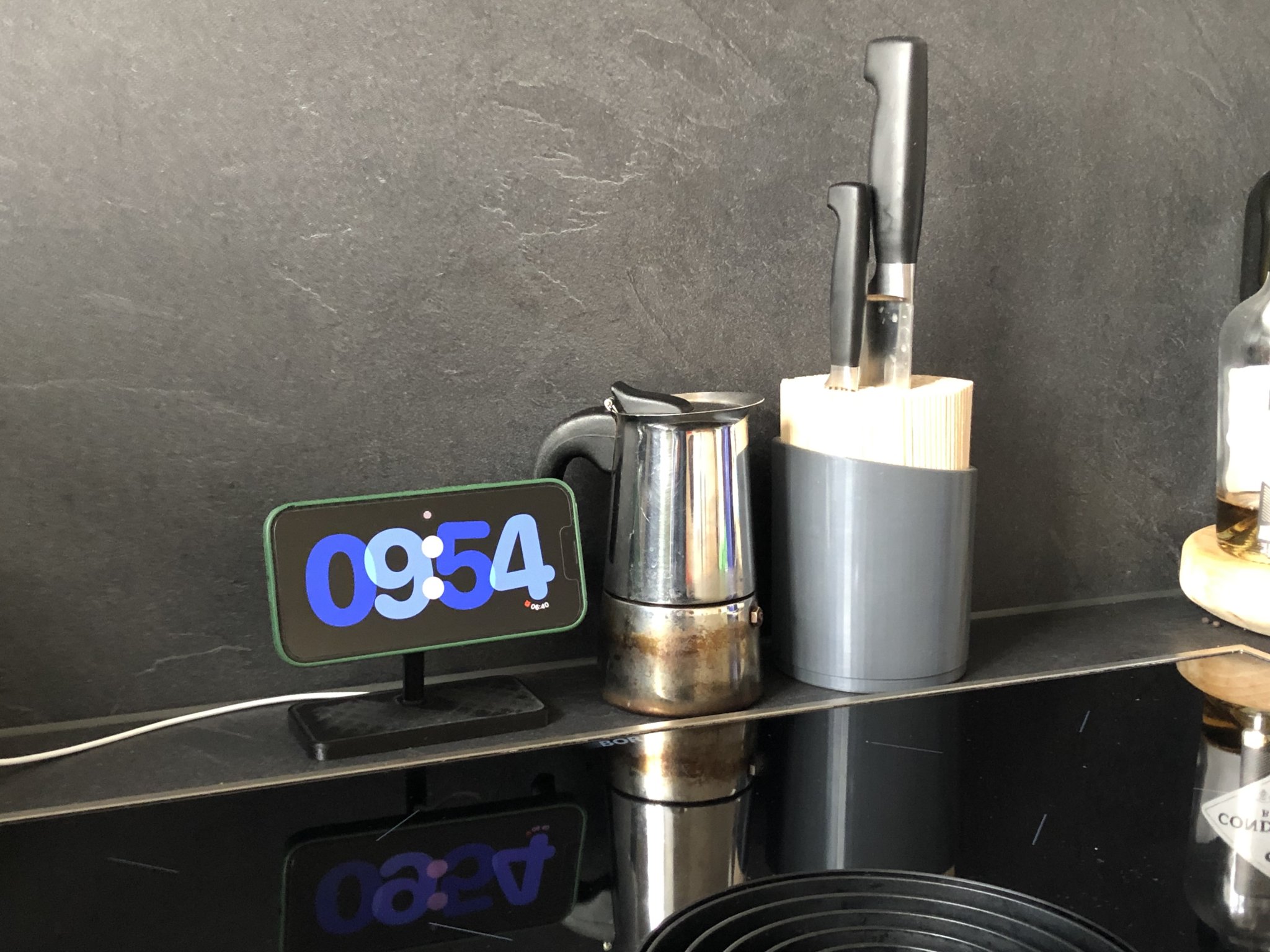 Giá đỡ Magsafe cho iPhone 13 với chế độ StandBy