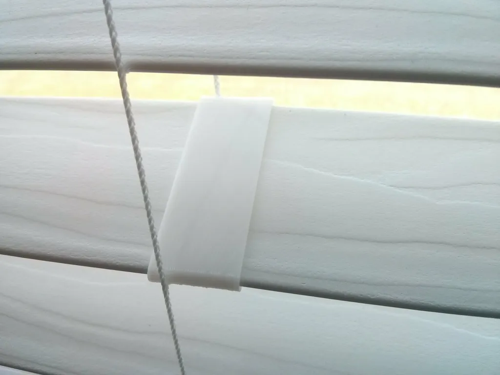 Bọc sửa chữa lá rèm cửa sổ hỏng