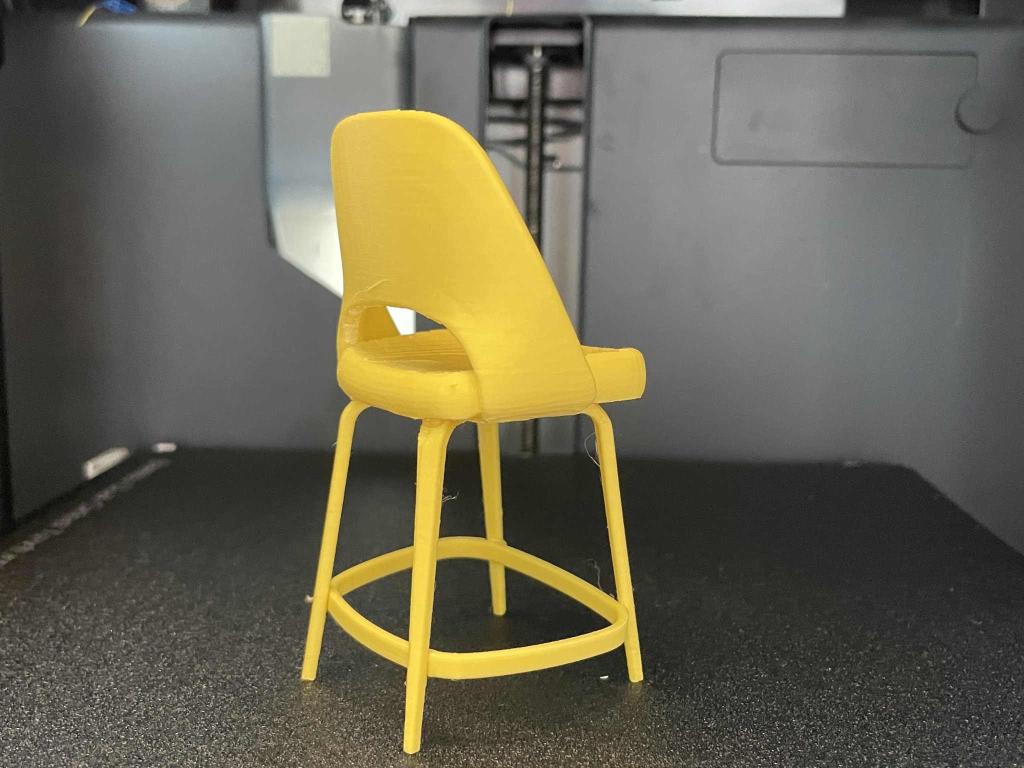 Ghế bar cho búp bê trong ngôi nhà búp bê