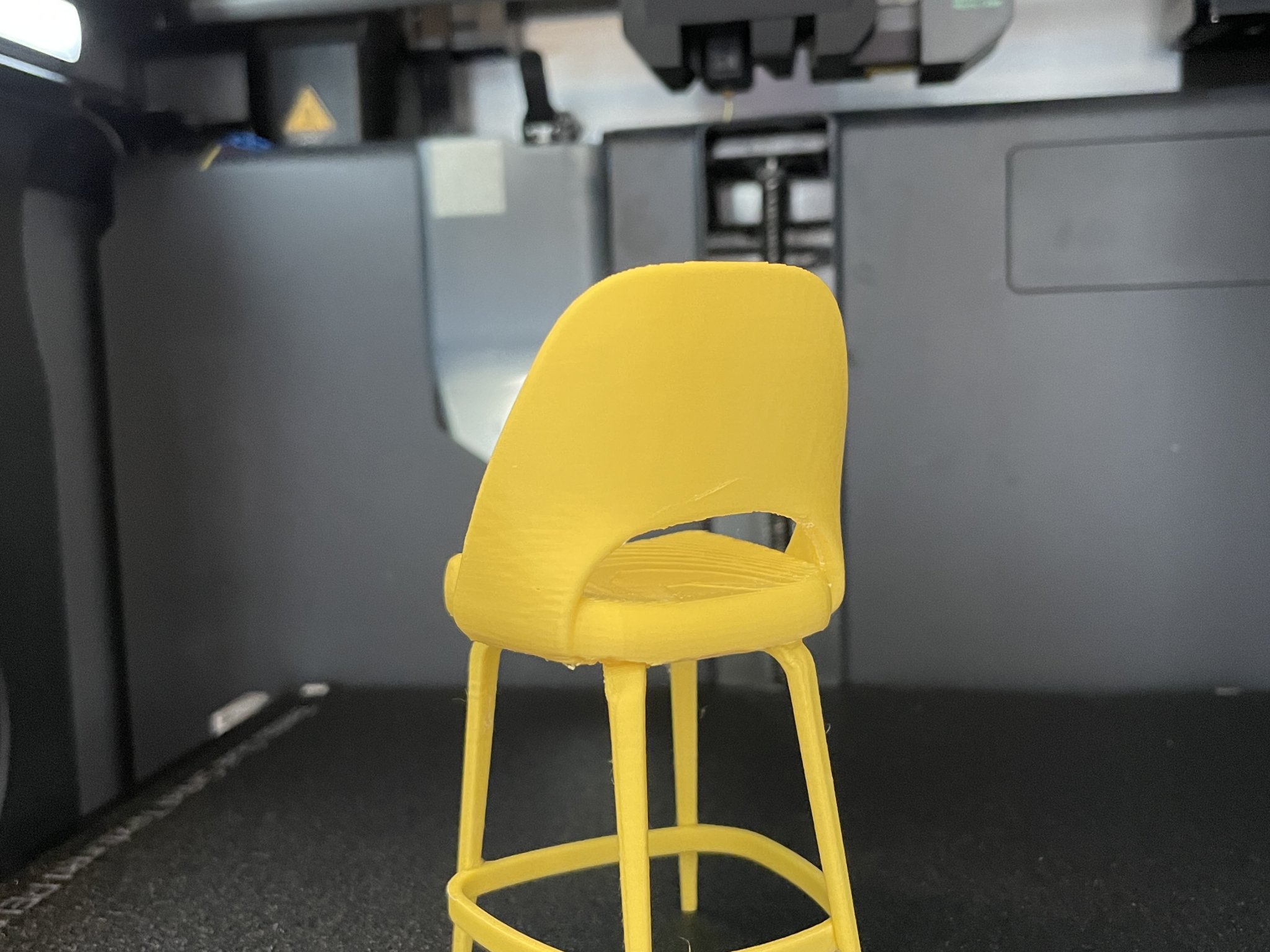 Ghế bar cho búp bê trong ngôi nhà búp bê