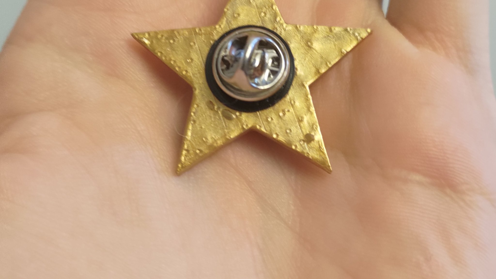 Cài pin hình ngôi sao cho phụ kiện thời trang