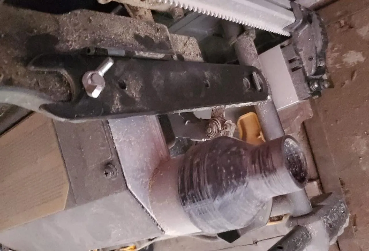 Bộ chuyển đổi chân không 1.25" cho máy cưa bàn Dewalt