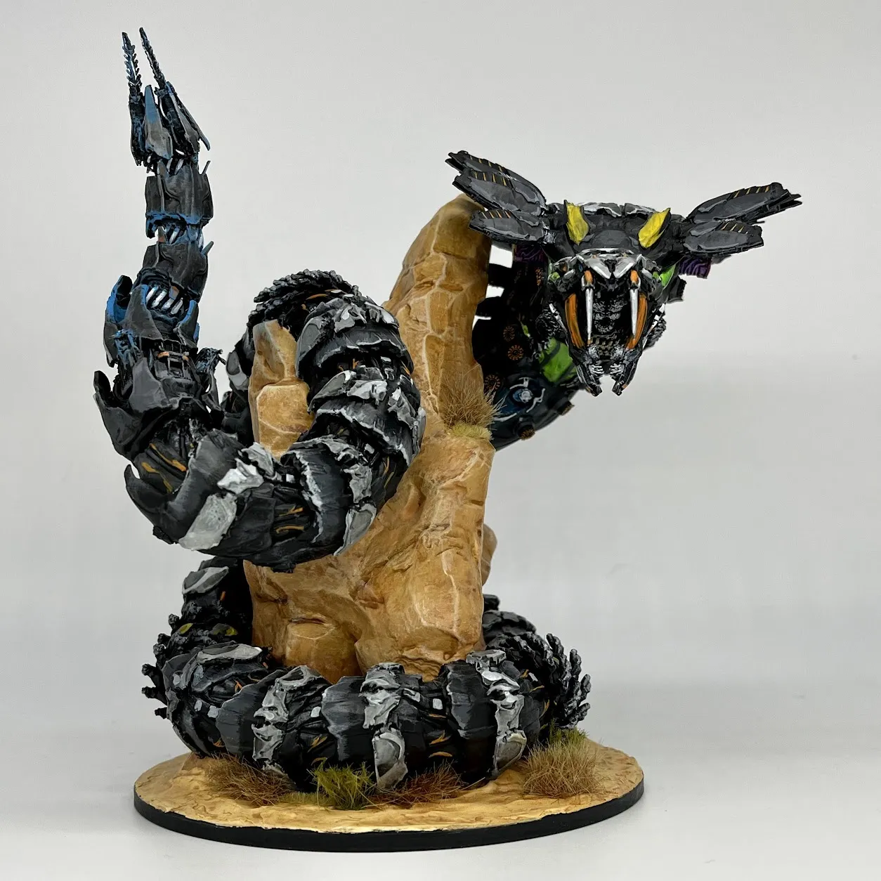 Mô hình Slitherfang từ Horizon Forbidden West với kích thước chuẩn