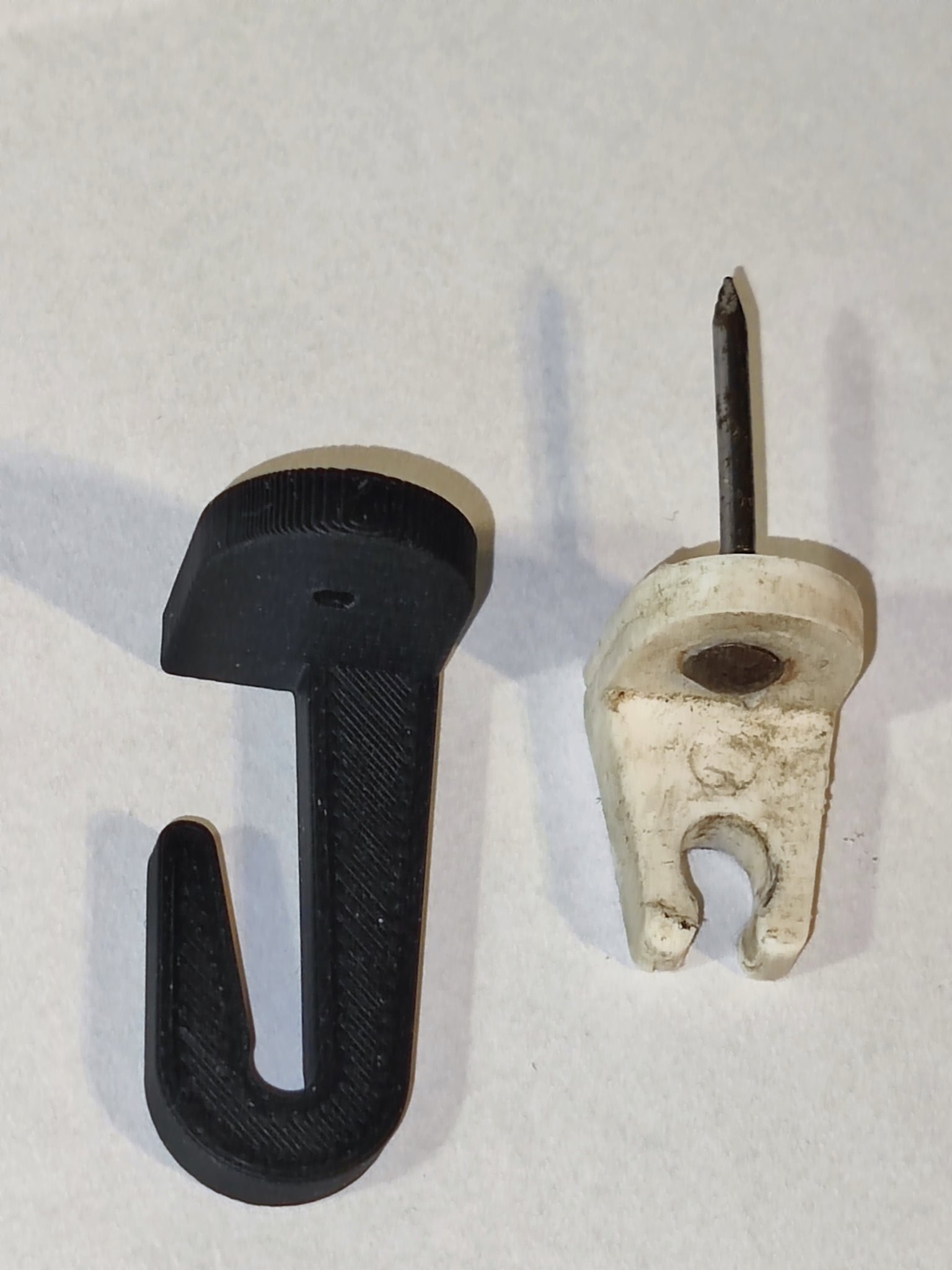 Giá đỡ thanh rèm cho rèm cuốn kiểu cũ tại EU