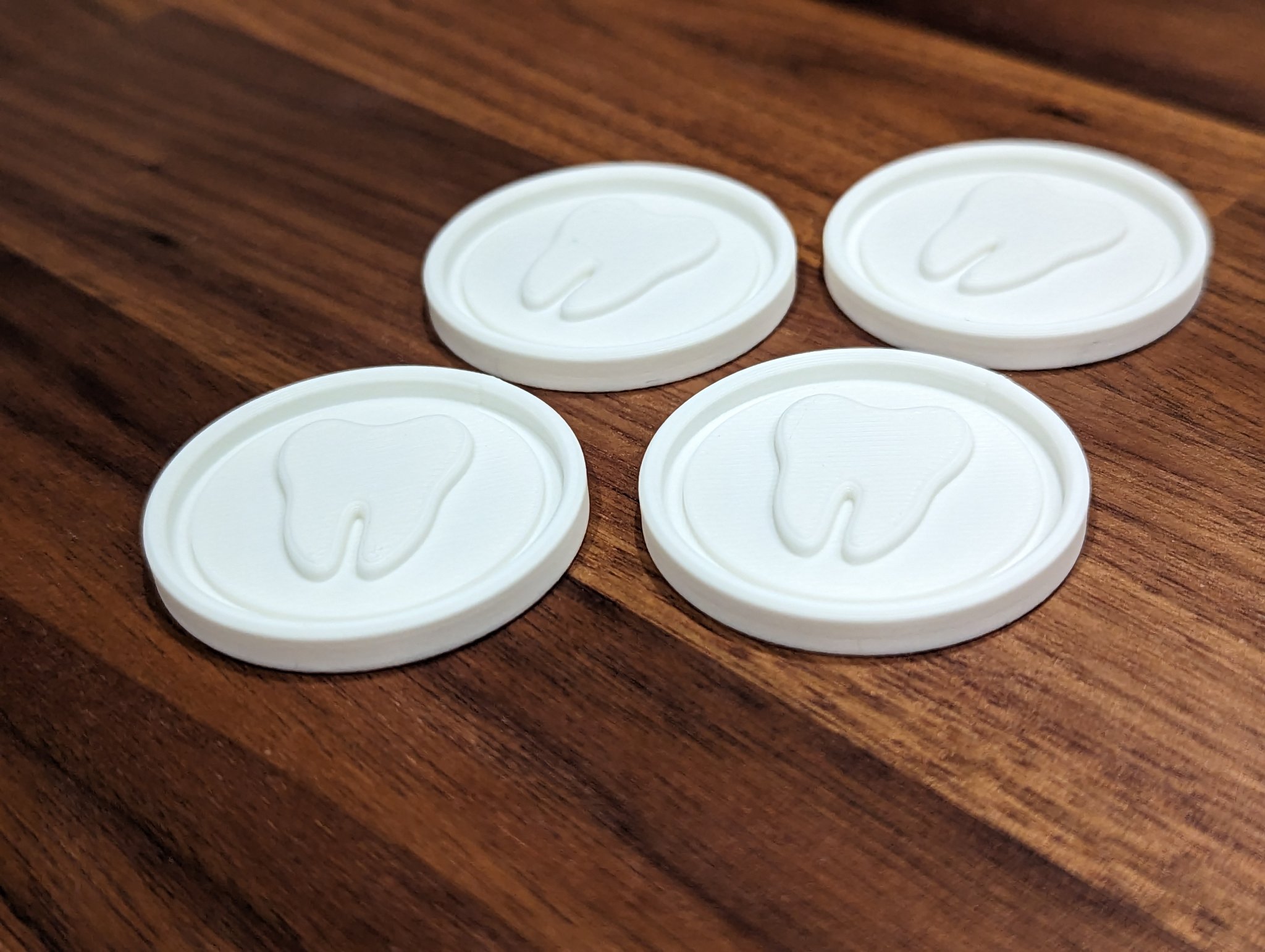 Tiền xu của nàng tiên răng cho bé gái khi mất răng đầu tiên