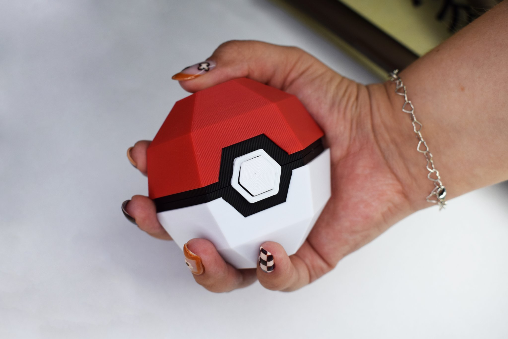Pokeball Low Poly để lưu trữ Pokemon Low-Poly