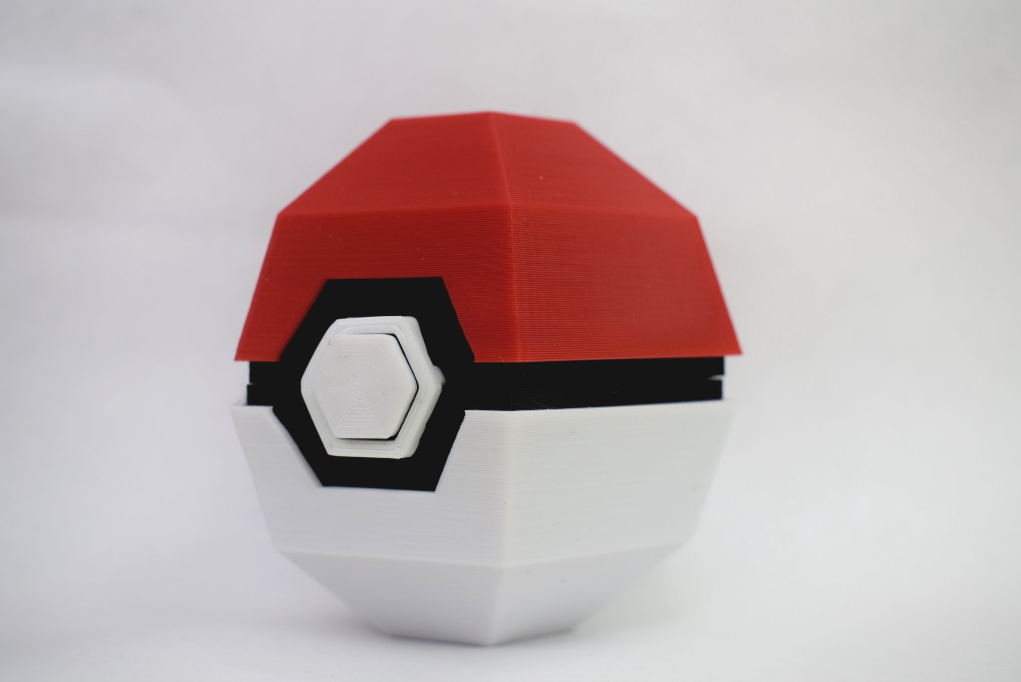 Pokeball Low Poly để lưu trữ Pokemon Low-Poly