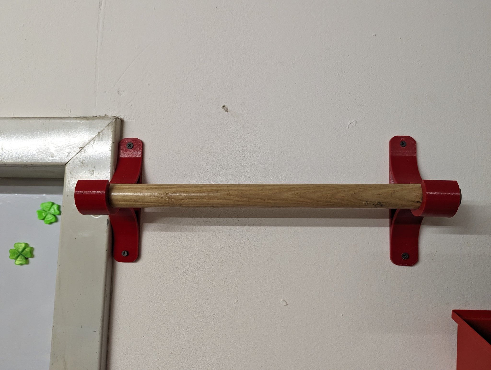 Giá đỡ cuộn giấy Zewa treo tường