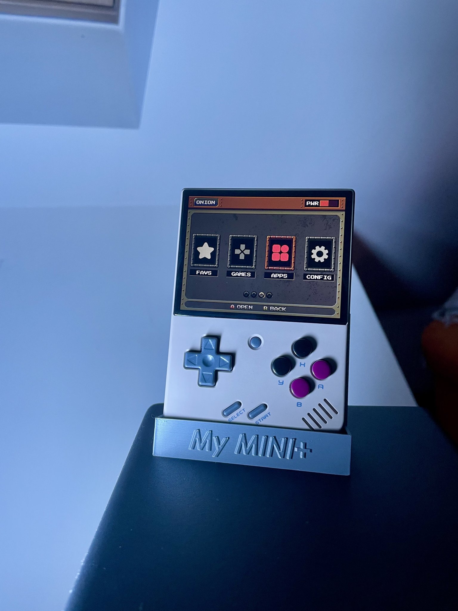 Giá đỡ đơn giản cho console cầm tay Miyoo Mini Plus