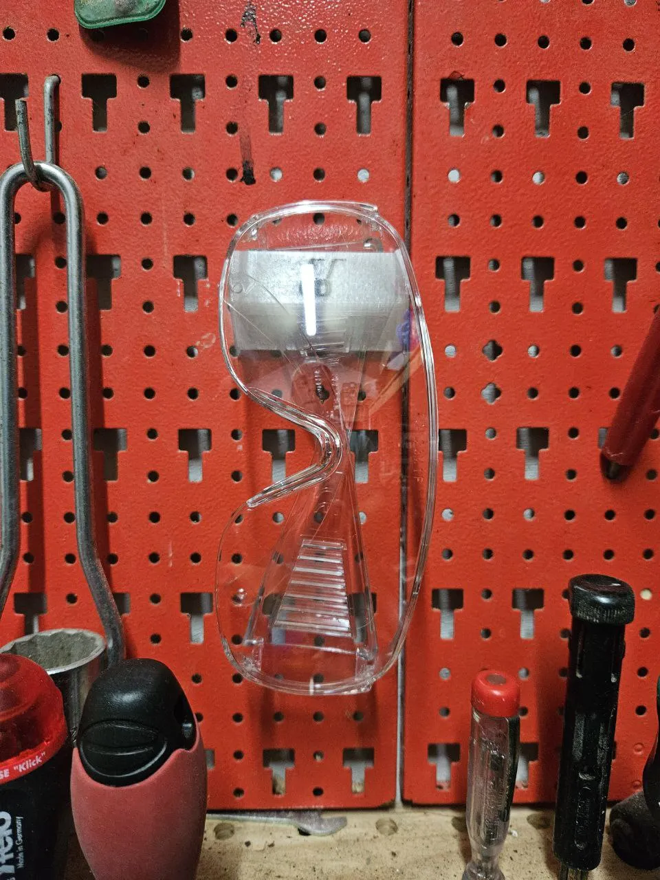 Giá đỡ kính bảo hộ 3M™ VISCC1 gắn tường lưu trữ