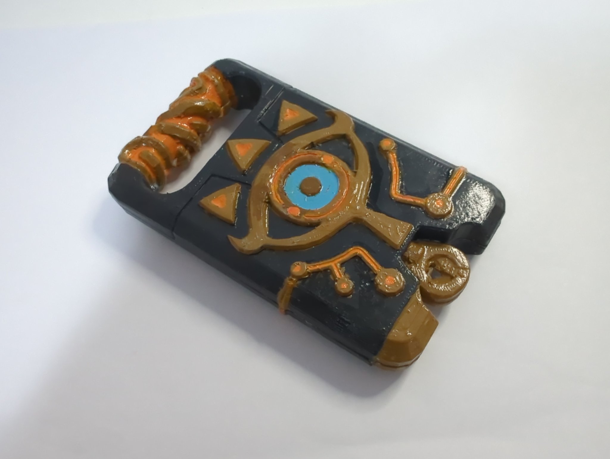 Thẻ hành lý hình Sheikah Slate từ BOTW