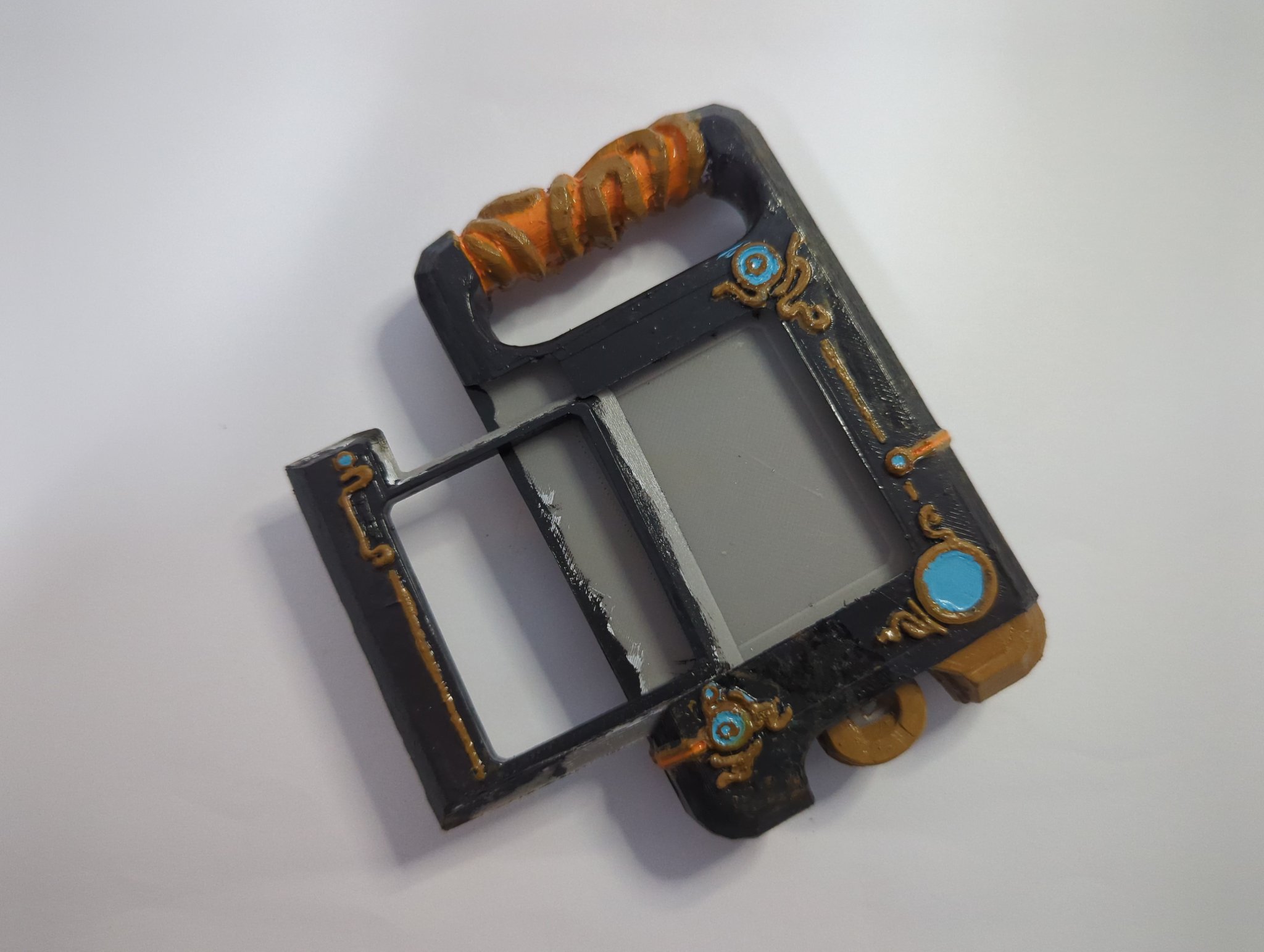 Thẻ hành lý hình Sheikah Slate từ BOTW