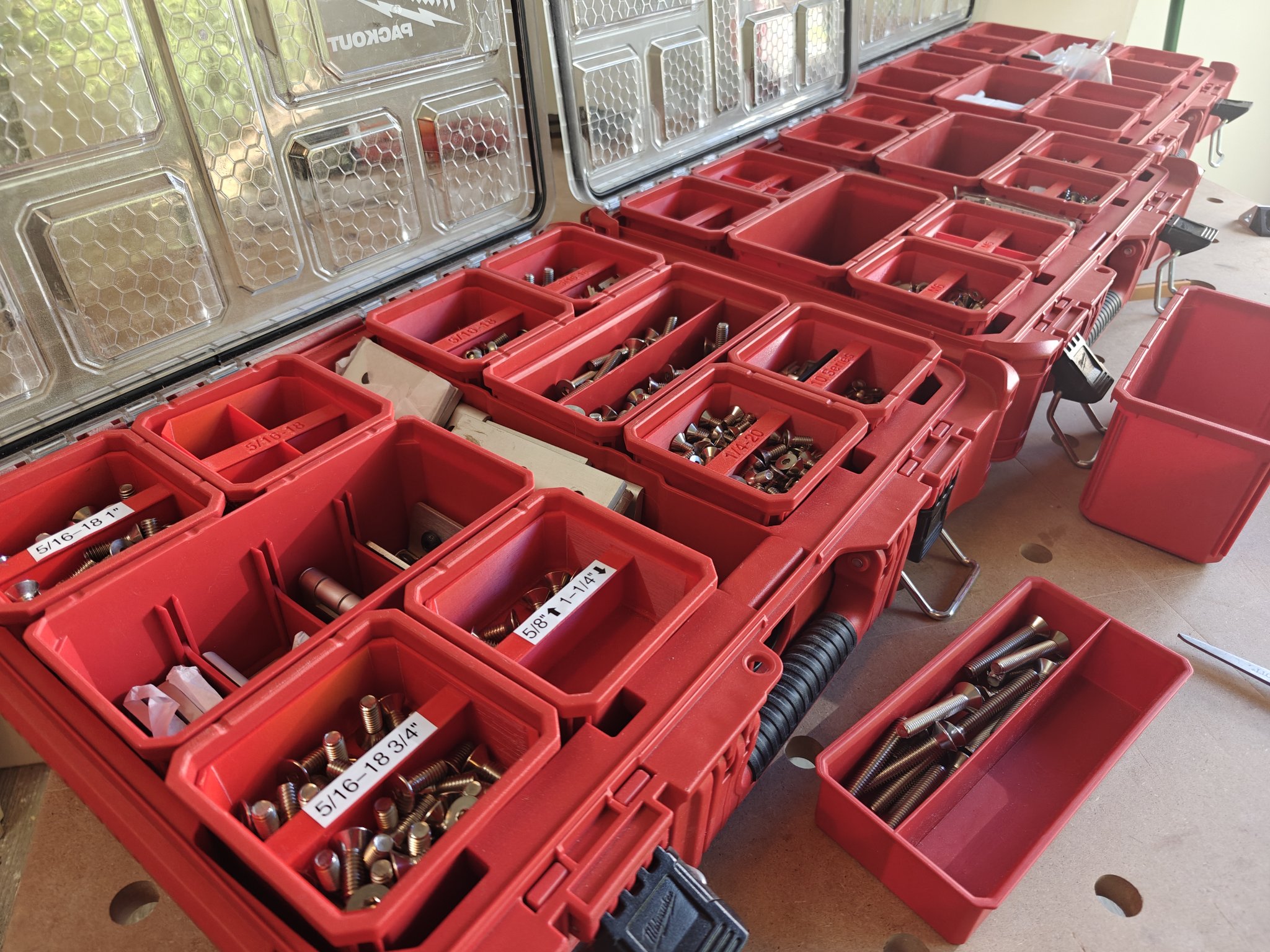 Hệ thống thùng chứa PackUp cho tổ chức Milwaukee Packout 48-22-843...