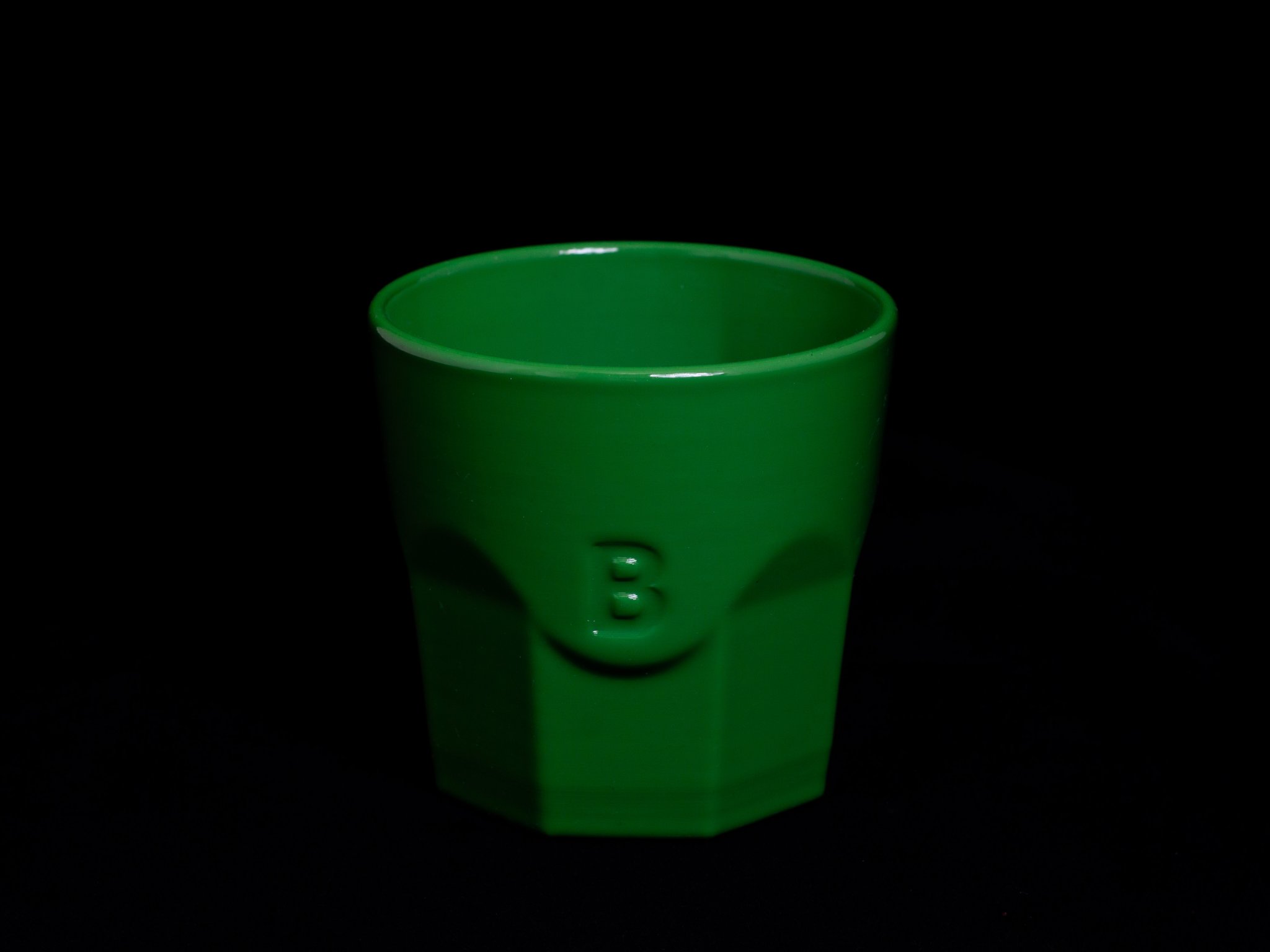 Bulbasaur ẩn nấp trong ly Octaglass