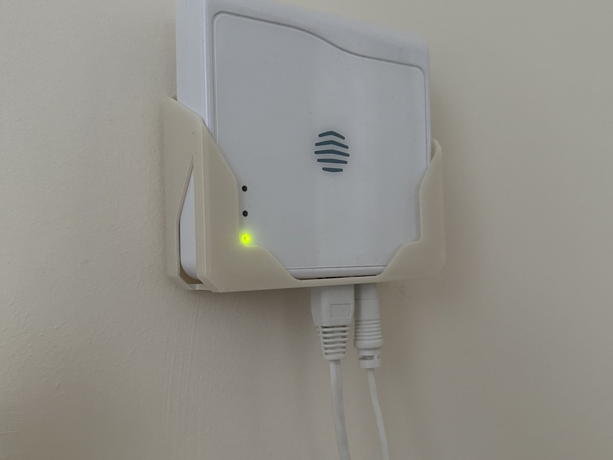 Giá đỡ gắn tường cho Hive Hub