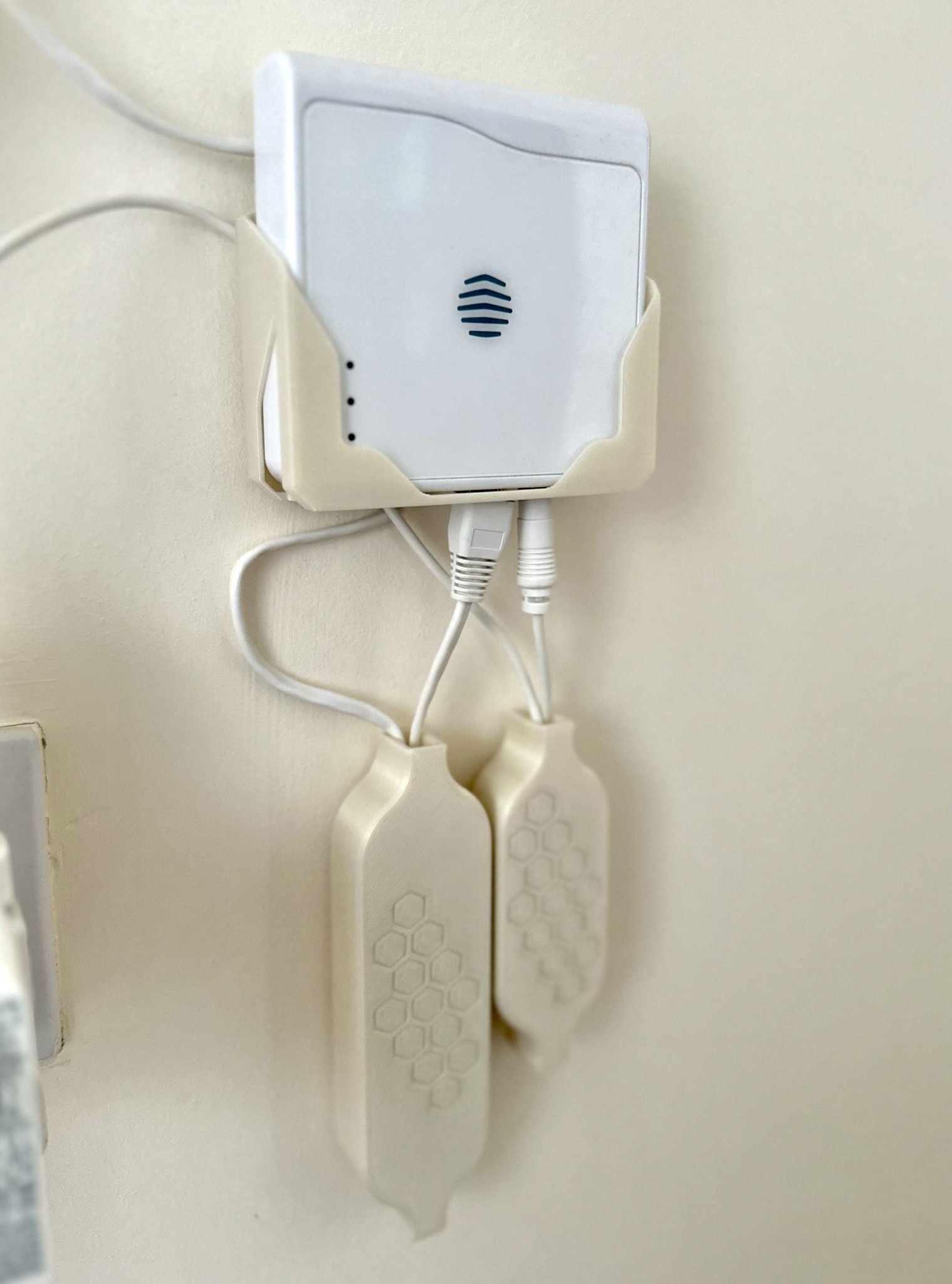 Giá đỡ gắn tường cho Hive Hub