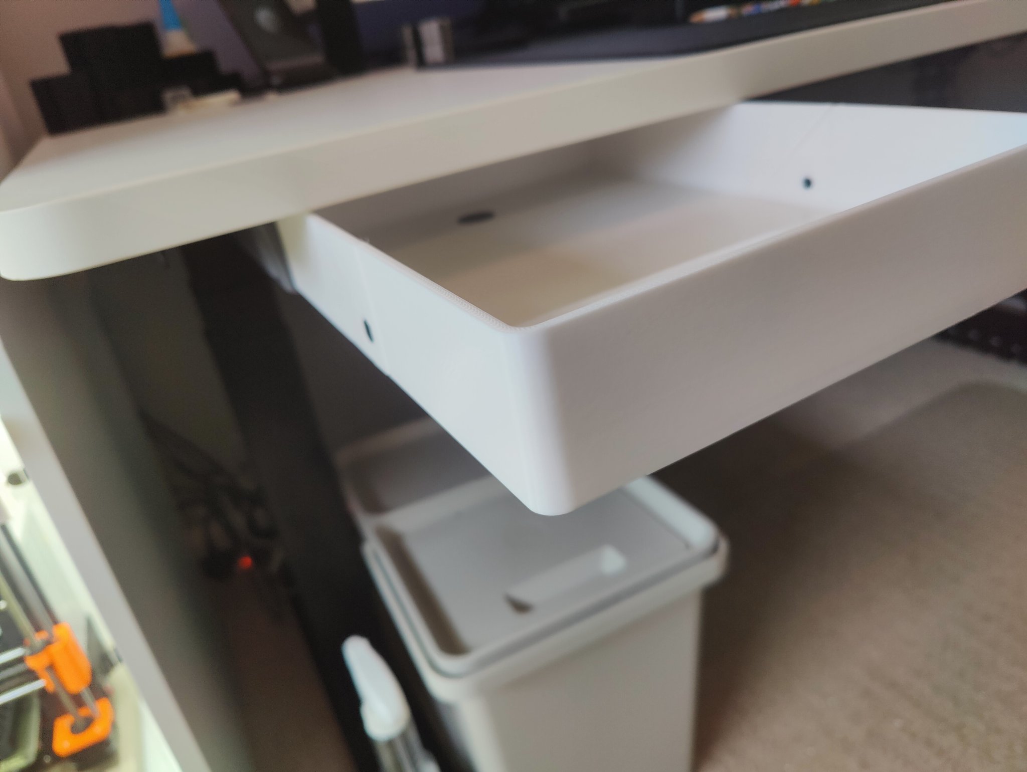 Ngăn kéo lớn dưới bàn kích thước A4