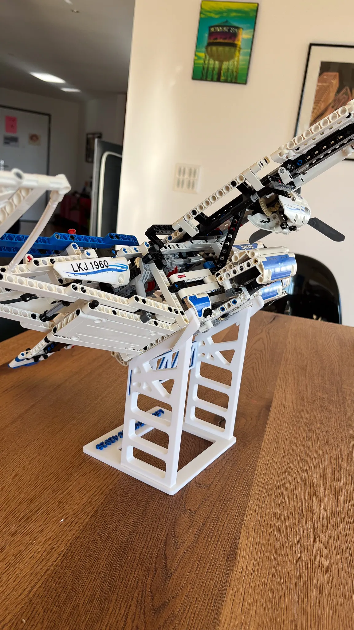 Giá đỡ trưng bày máy bay Lego Technics 42025