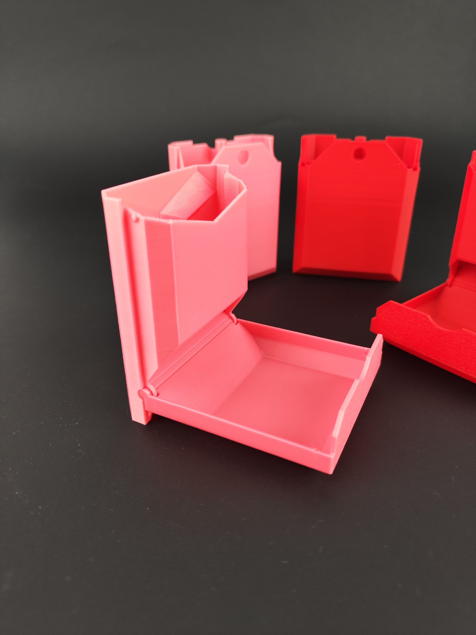 Tháp xúc xắc gấp cho máy in FDM với hộp lưu trữ xúc xắc