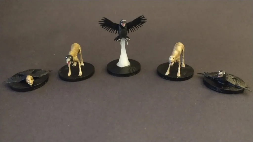 Chó Khổ Sở và Quạ Thối Miniatures (Nghệ Thuật Fan Bloodborne)