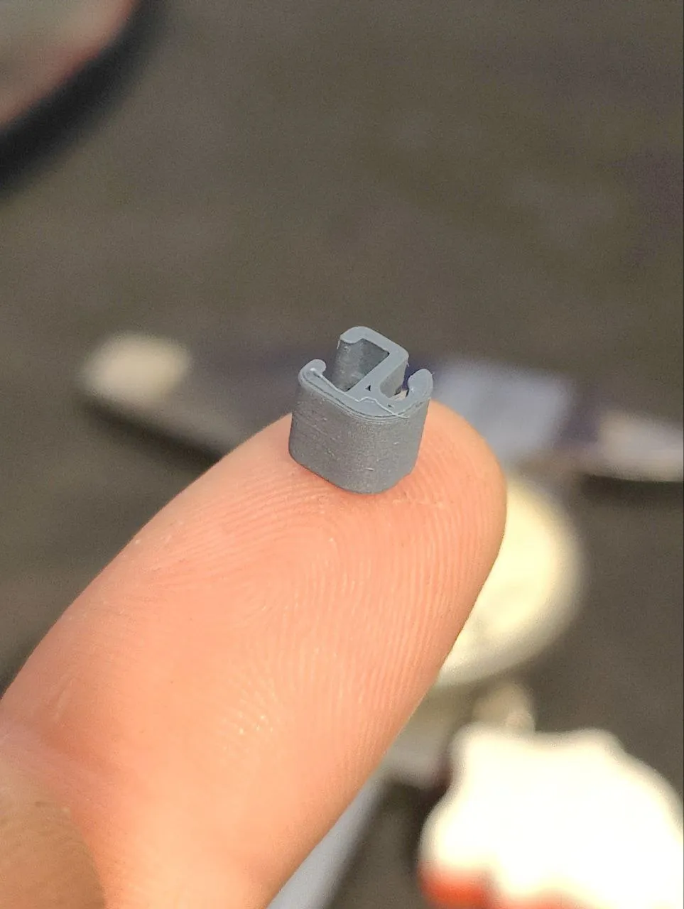 Đệm sốc hình sâu cho vợt tennis