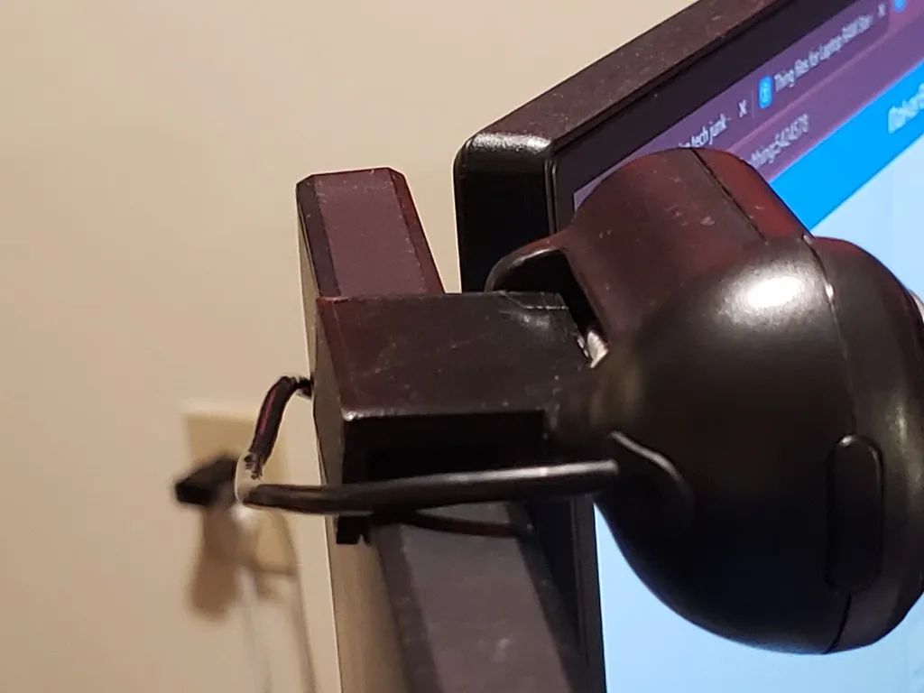 Kẹp cơ bản Logitech Pro 9000 cho webcam