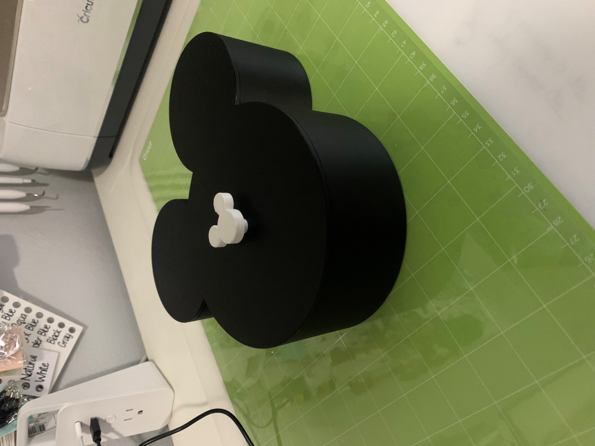 Hộp trang sức Mickey với 3 ngăn bên trong